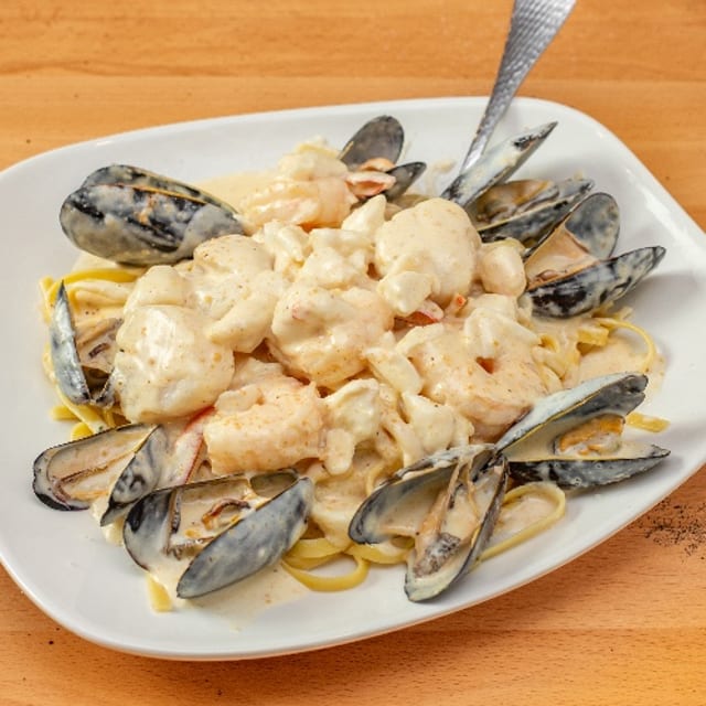 Seafood Alfredo.